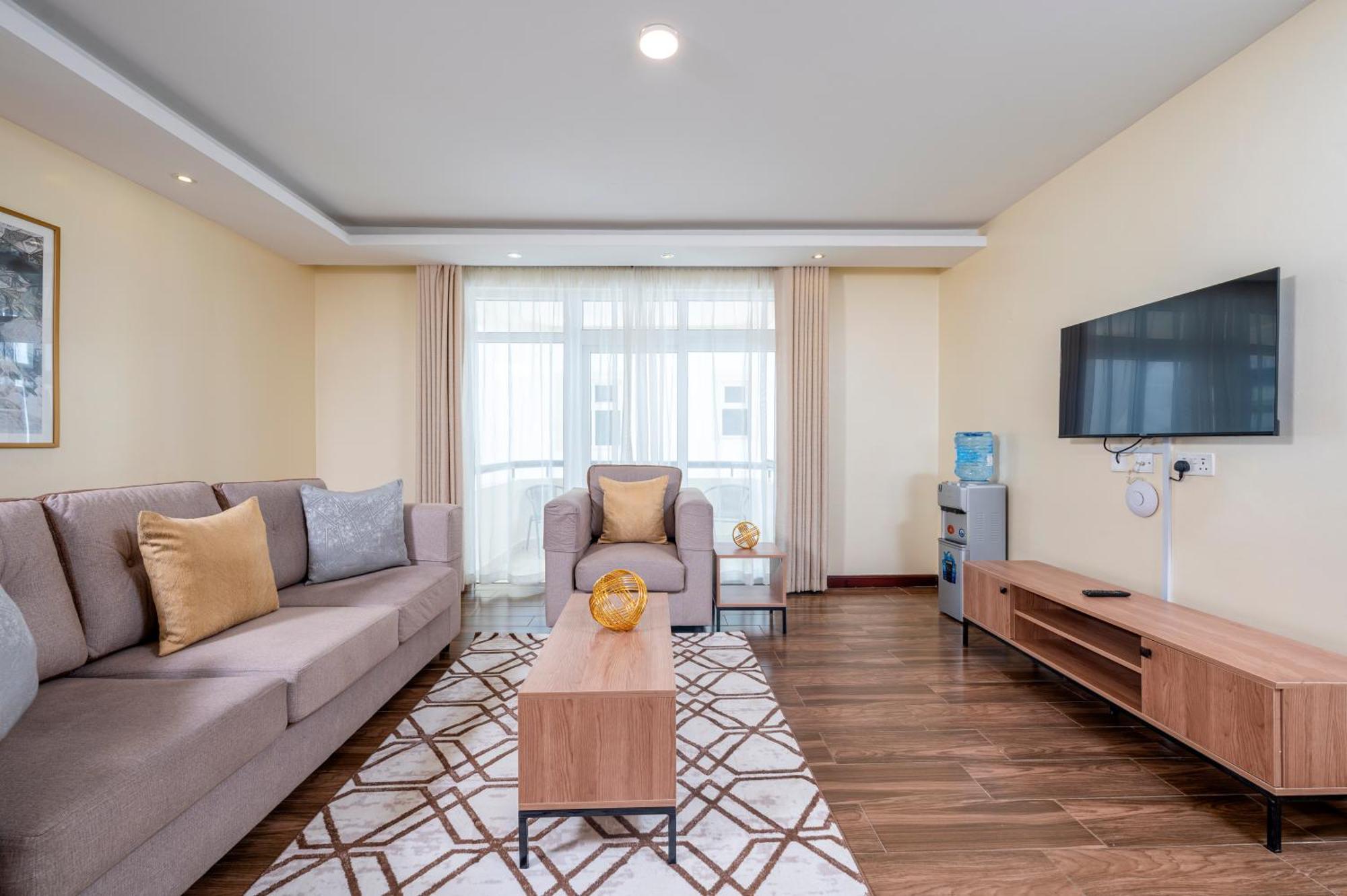 Roma Court Serviced Apartments Найроби Экстерьер фото