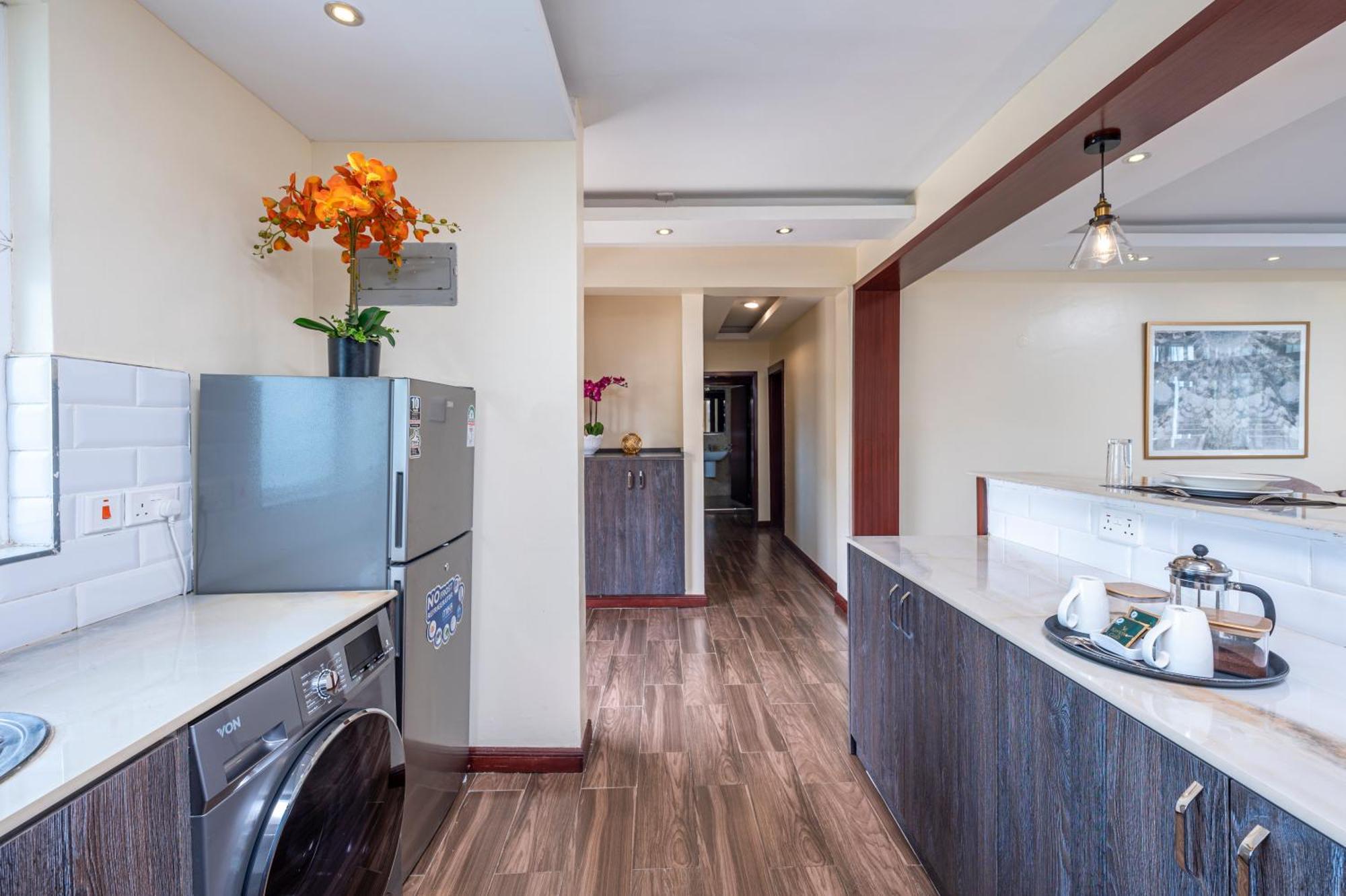 Roma Court Serviced Apartments Найроби Экстерьер фото