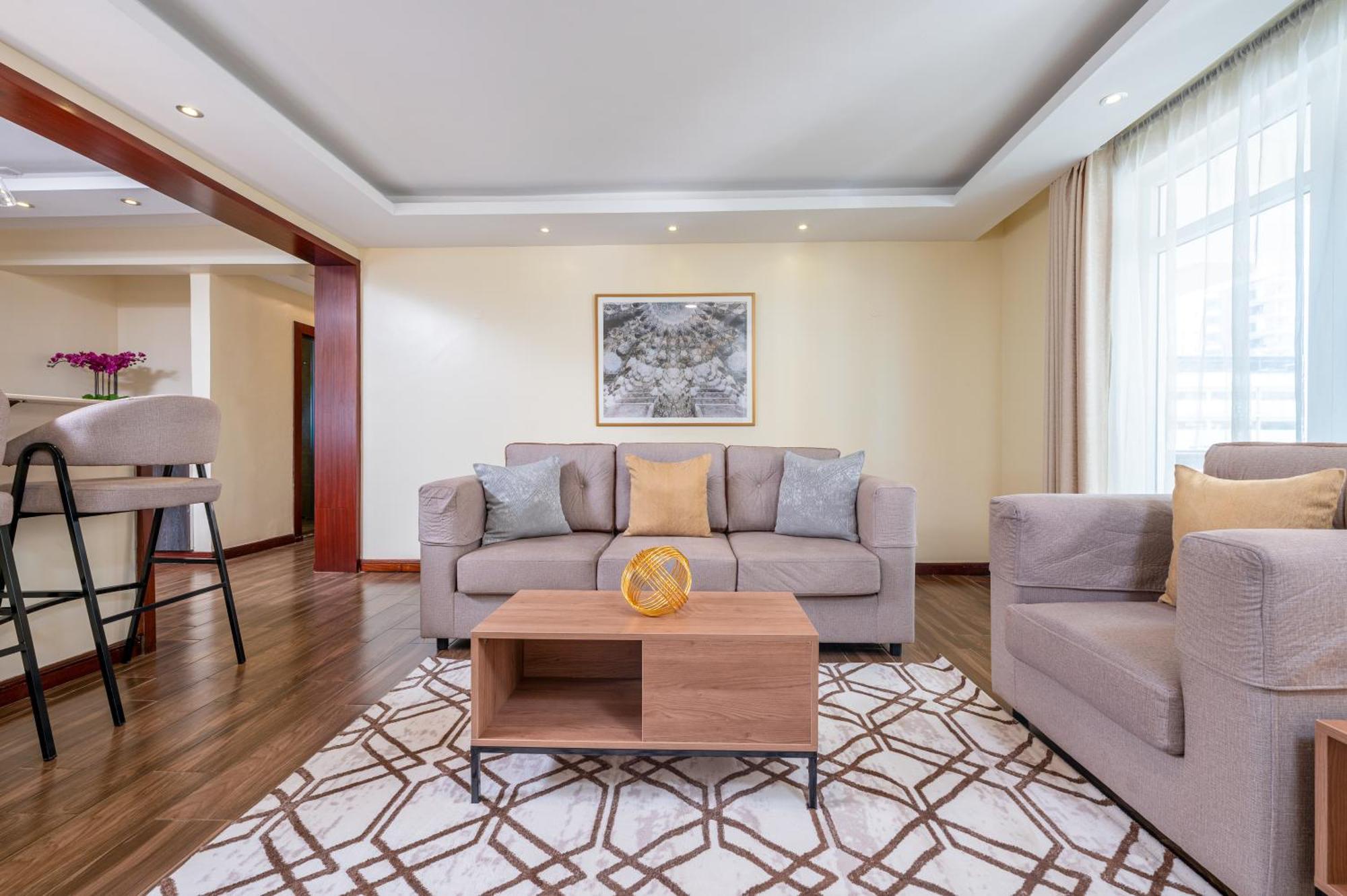 Roma Court Serviced Apartments Найроби Экстерьер фото