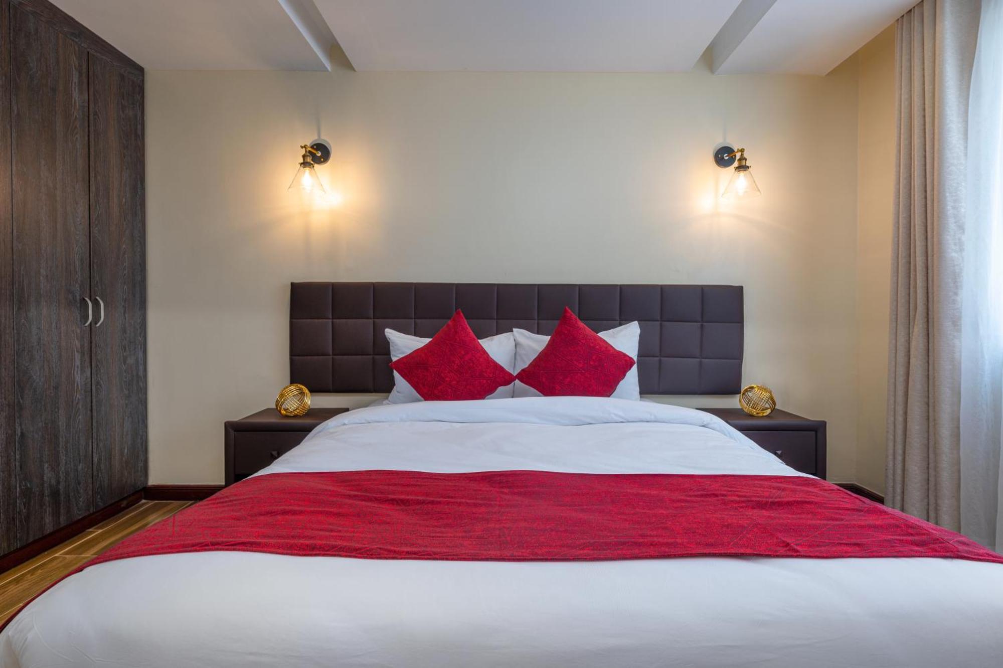 Roma Court Serviced Apartments Найроби Экстерьер фото