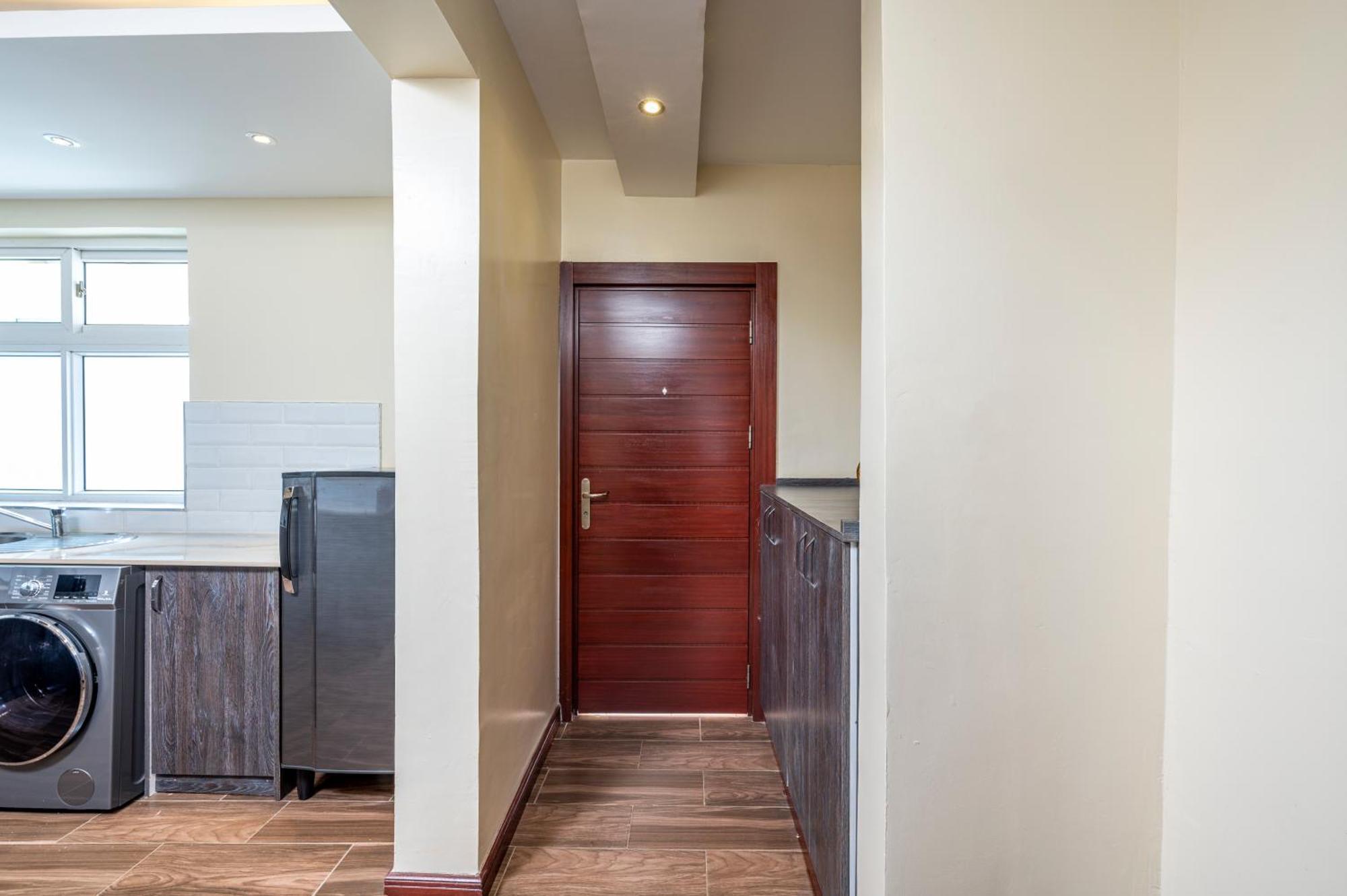 Roma Court Serviced Apartments Найроби Экстерьер фото
