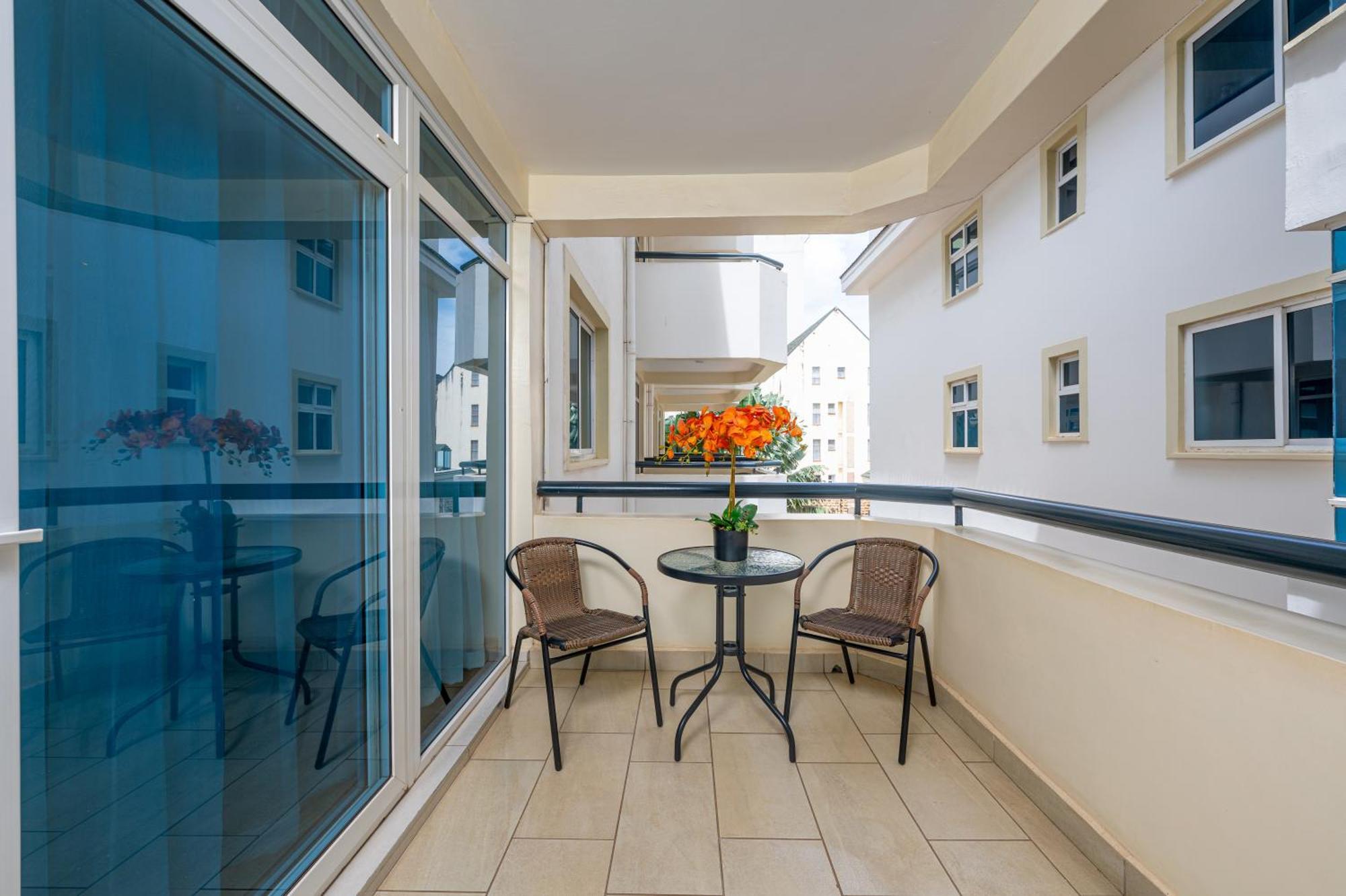 Roma Court Serviced Apartments Найроби Экстерьер фото